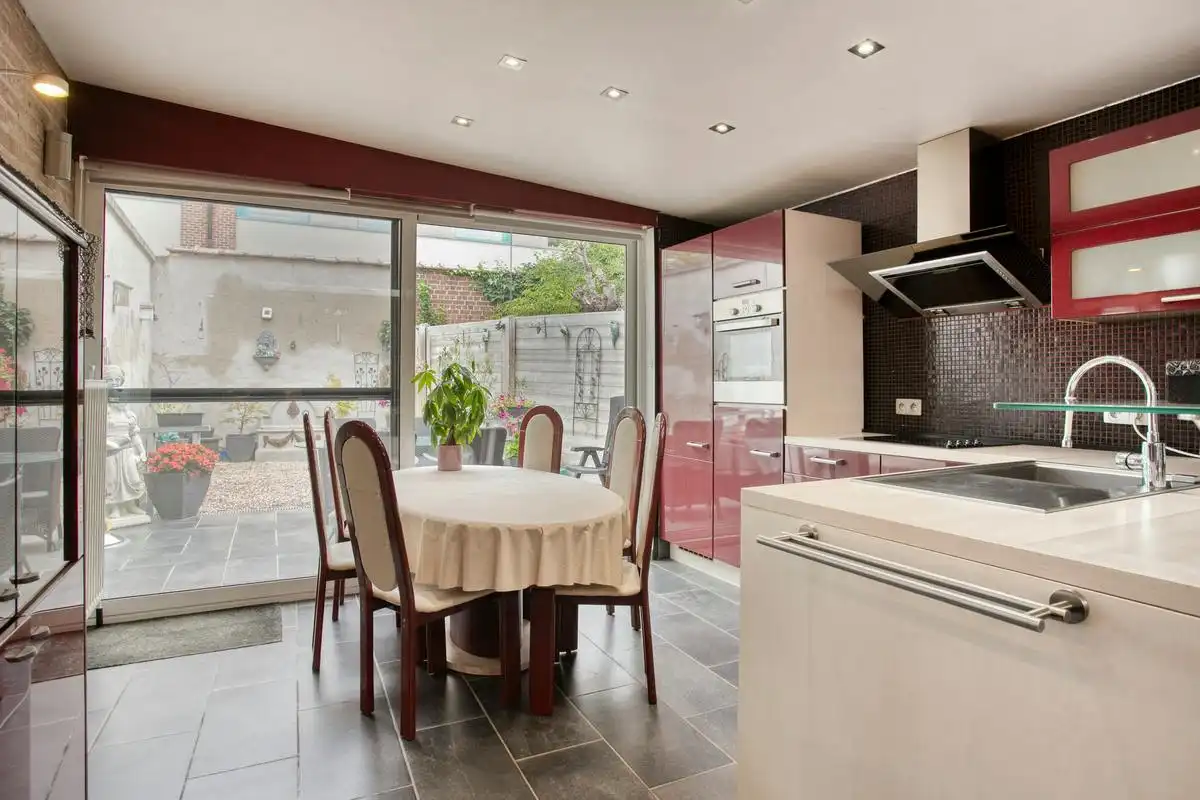 Instapklare woning met 3 slaapkamers te koop in Wevelgem!  foto 4