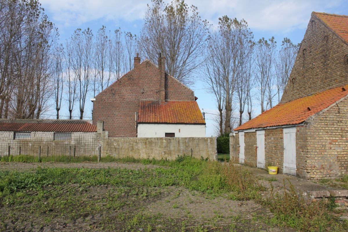 Prachtig gelegen te verbouwen hoeve te koop te Westende foto 9