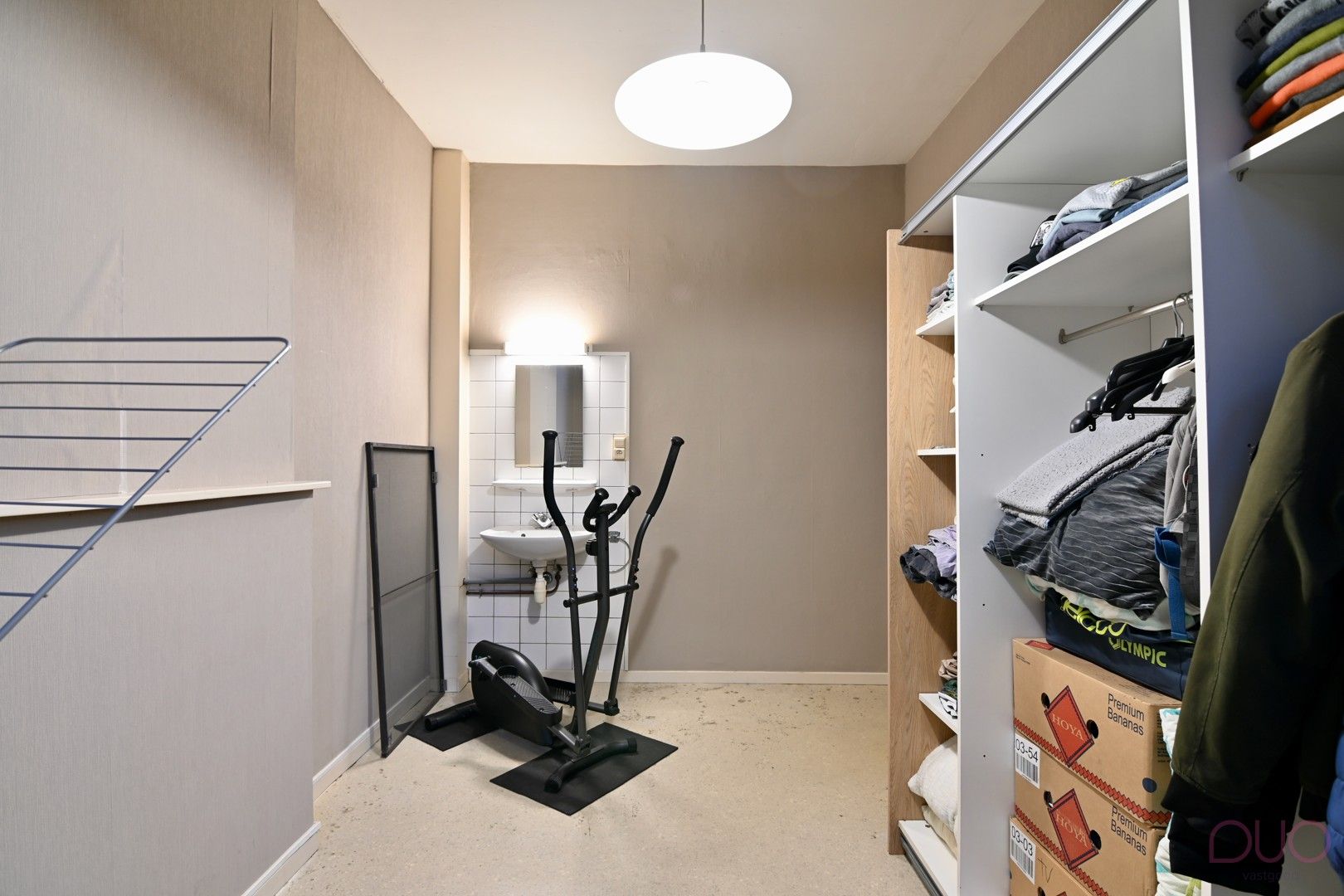 Instapklare woning in hartje Sint-Truiden met gezellige stadstuin en garage foto 16