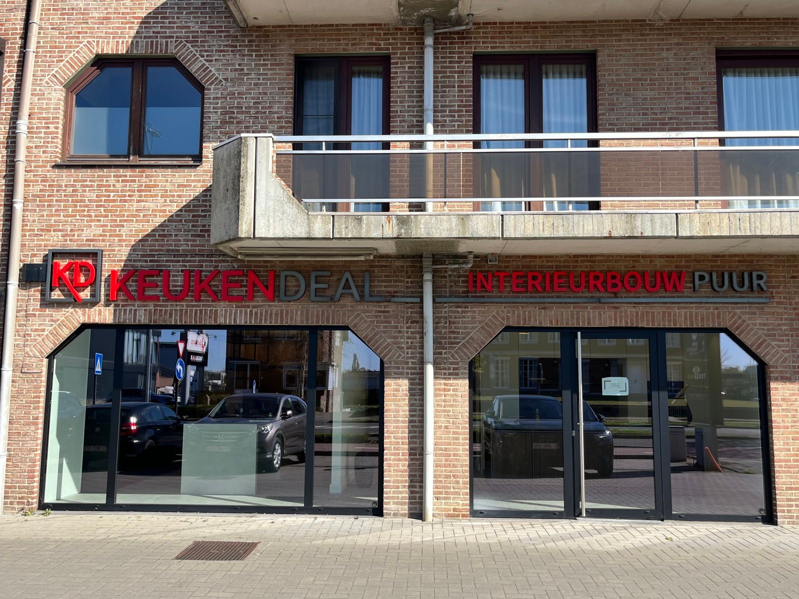 Winkel/showroom met topzichtbaarheid in Hasselt foto 2