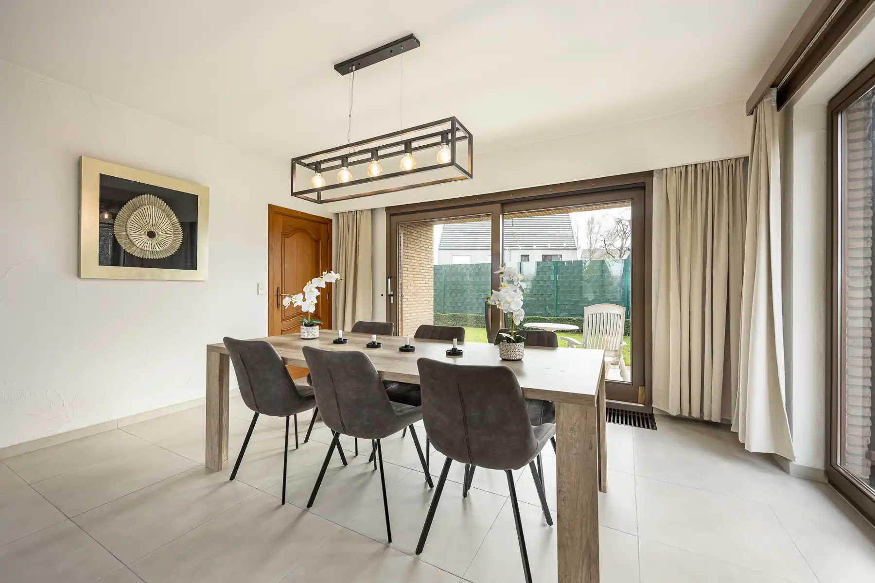 Verrassend ruime woning met 6 slaapkamers en 2 badkamers foto 6