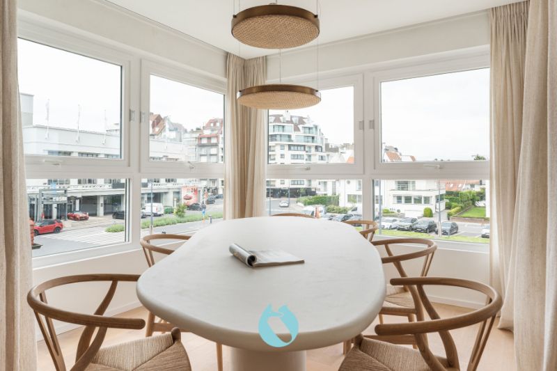 Trendy gerenoveerd appartement op het Casinoplein (Canadasquare) te Knokke foto 6