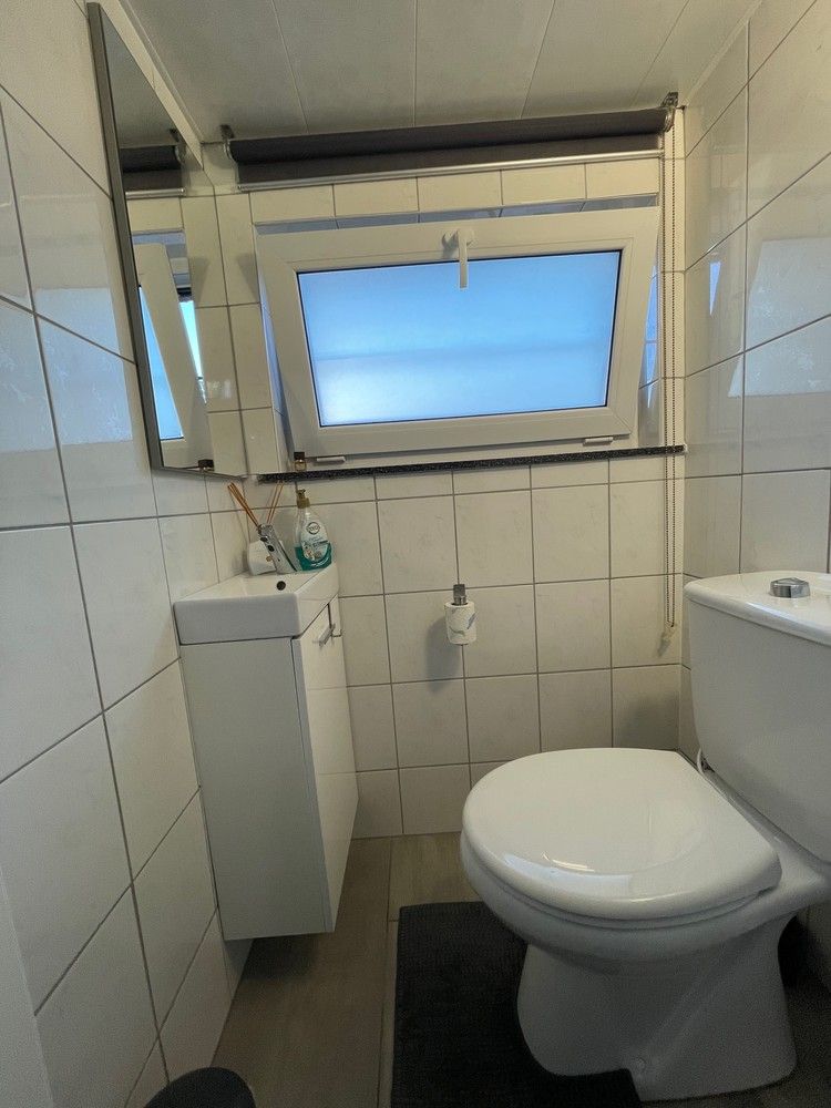 Genk, Kraaistraat 11 – Volledig gerenoveerde en energiezuinige (EPC B) rijwoning met 3 slaapkamers, terras en tuin gelegen in een rustige woonwijk. foto 11