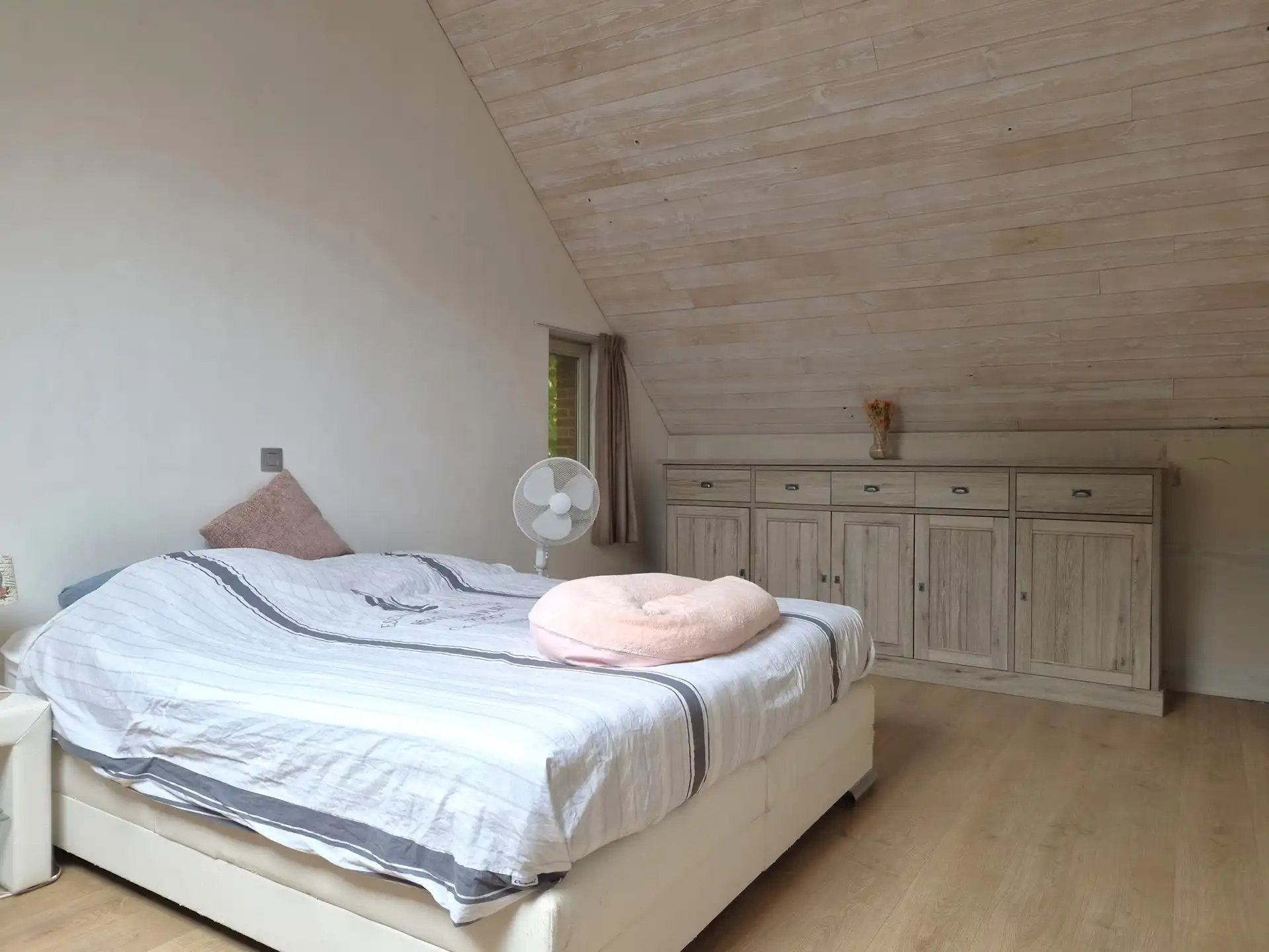 Charmante instapklare woning met grote tuin  foto 13
