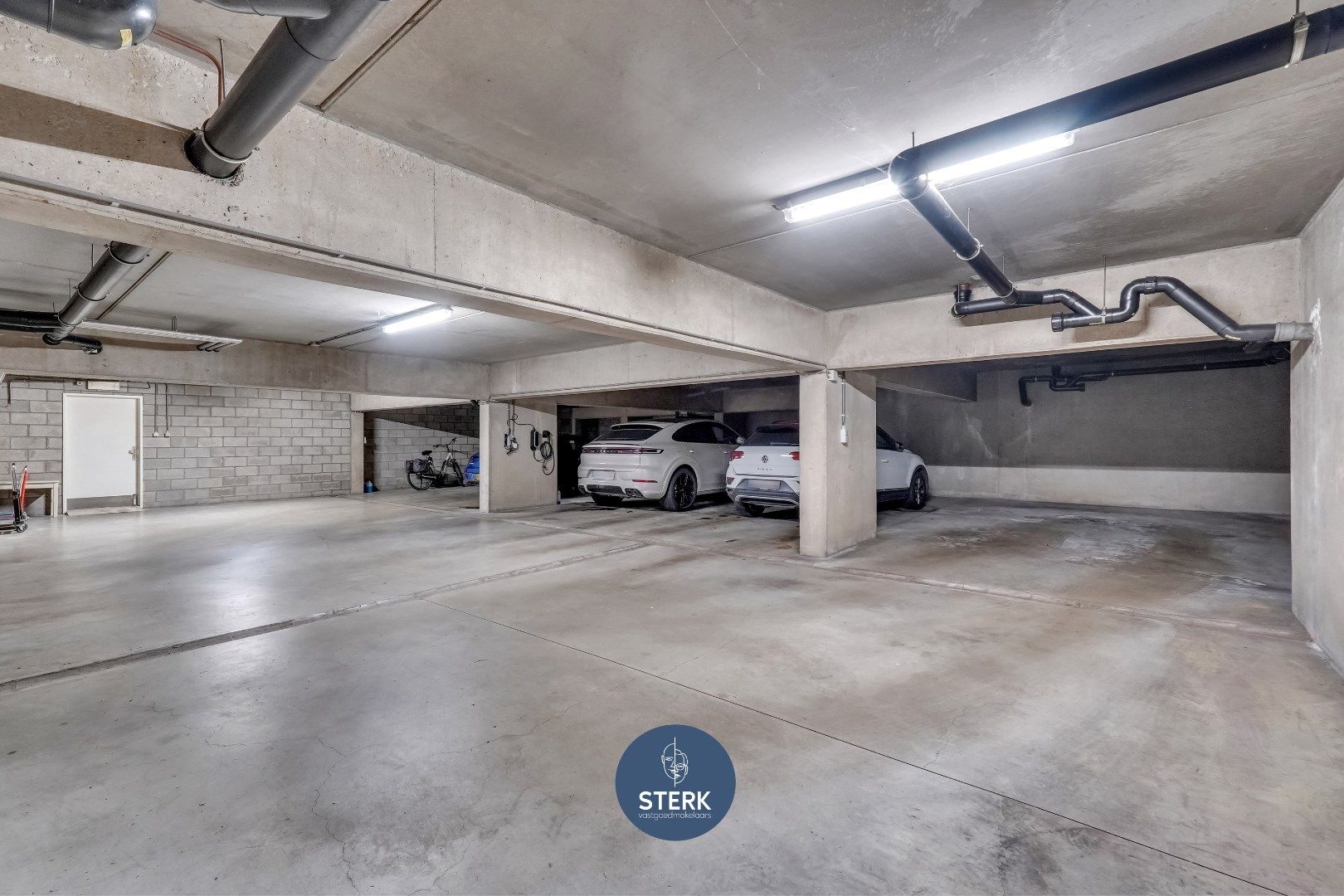 ROYAAL APPARTEMENT MET RUIM TERRAS GELEGEN IN HET UNIEKE PARKDOMEIN PETERSHEIM !  foto 35