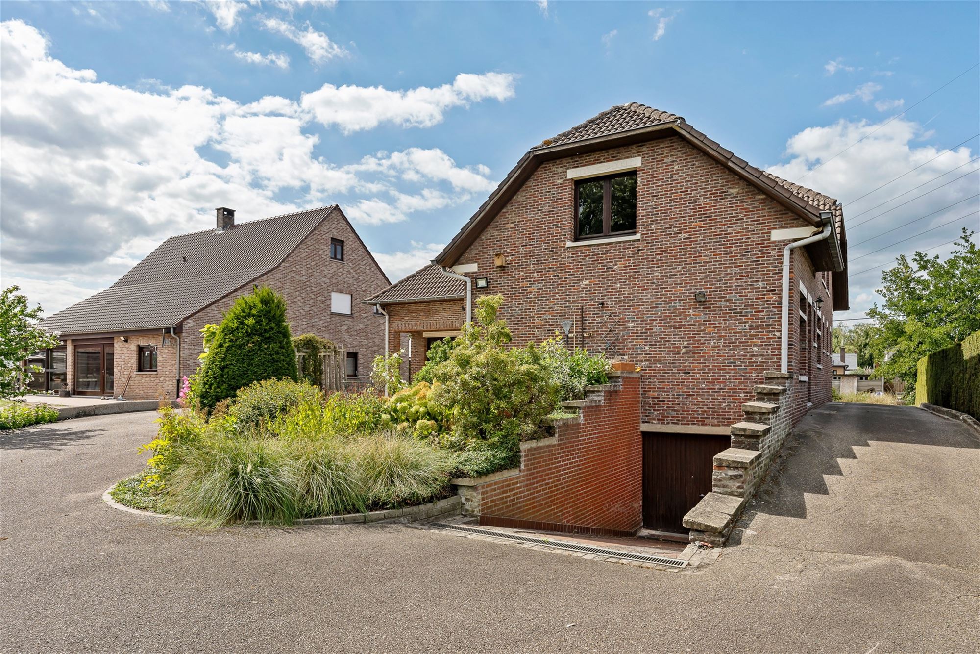 RUIME WONING (CA 250M2) VOLLEDIG ONDERKELDERD MET WERKHUIS VAN 130M2 foto 27
