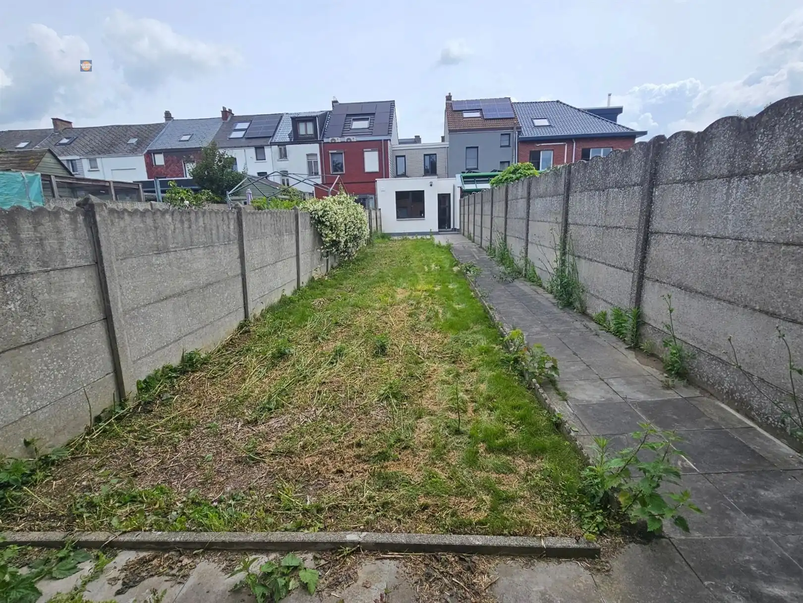 Recent gerenoveerde rijwoning met garage, tuin en 2 slaapkamers foto 19