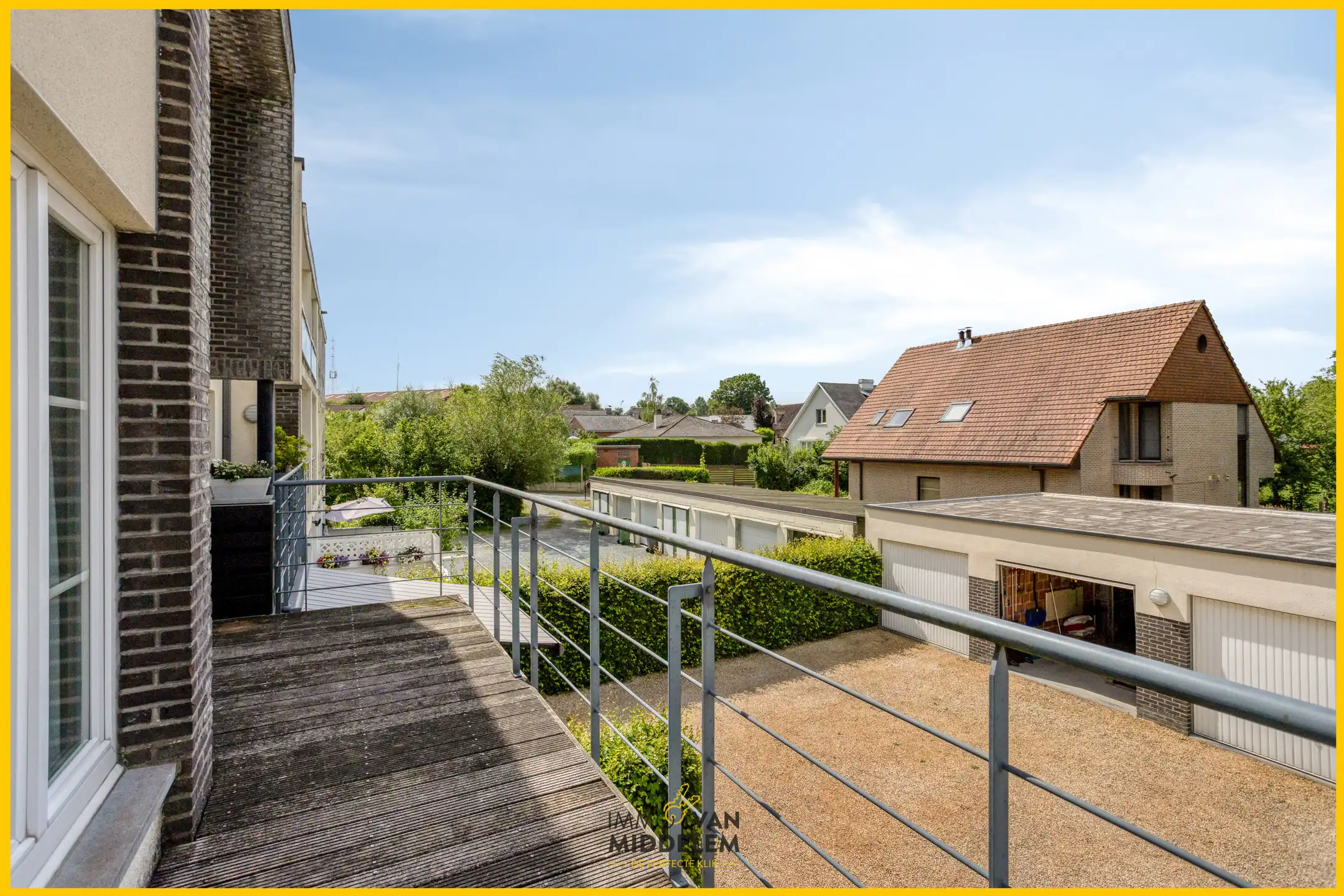 DUPLEXAPPARTEMENT MET 3 SLAAPKAMERS, GARAGE EN BERGING foto 8