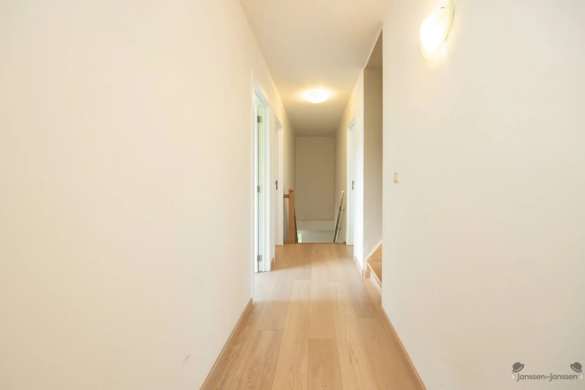 Ruime HOB met 5 slaapkamers en tuin foto 11