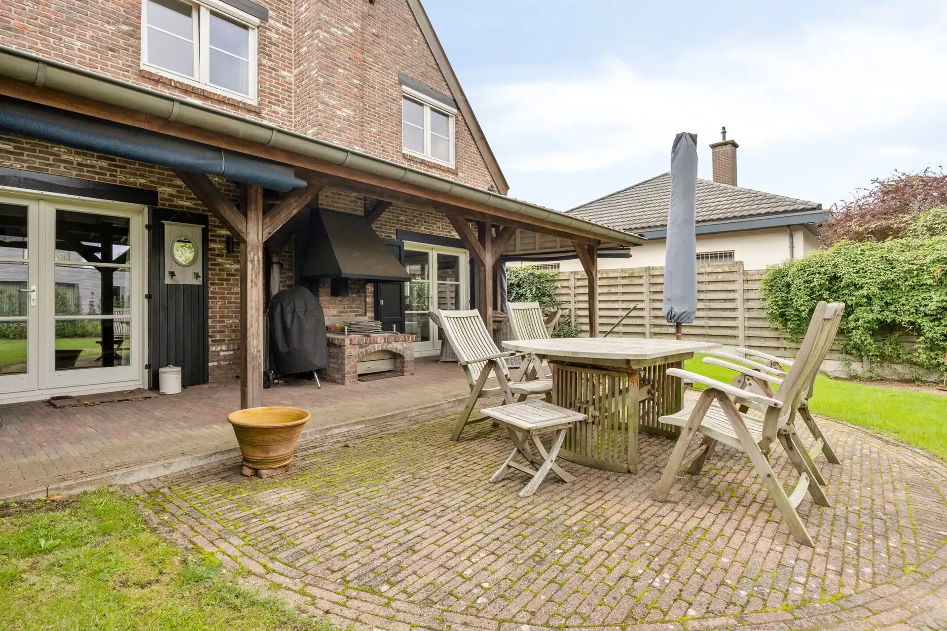 Instapklare woning met 3slpk's en bew. opp. van 220 m²! foto 27