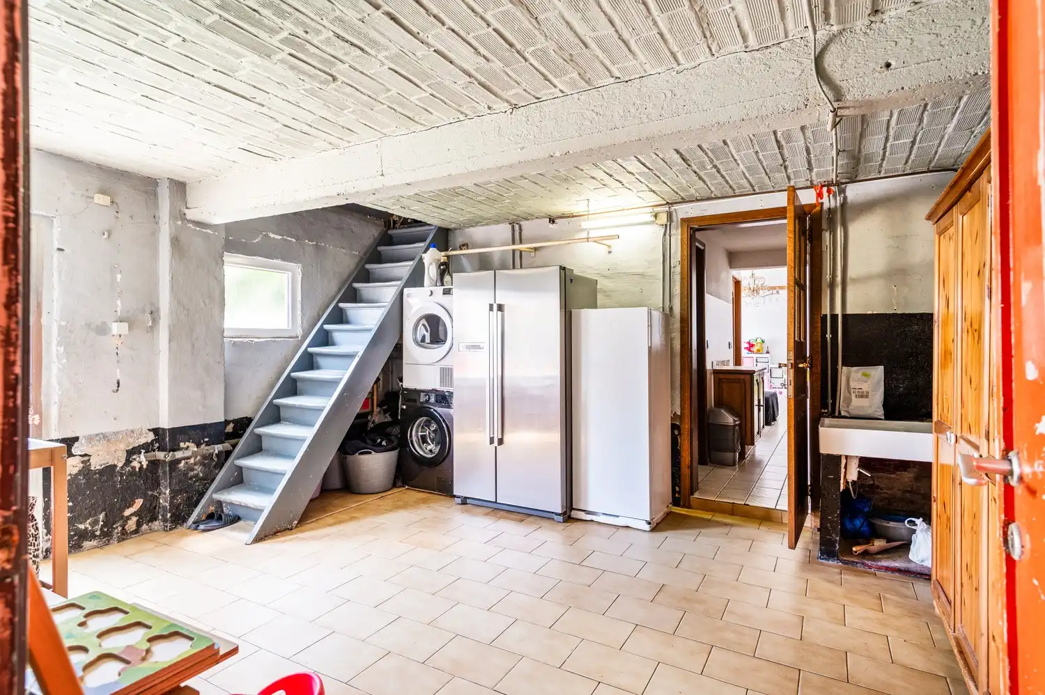 Te renoveren woning met veel potentieel in Ranst! foto 9