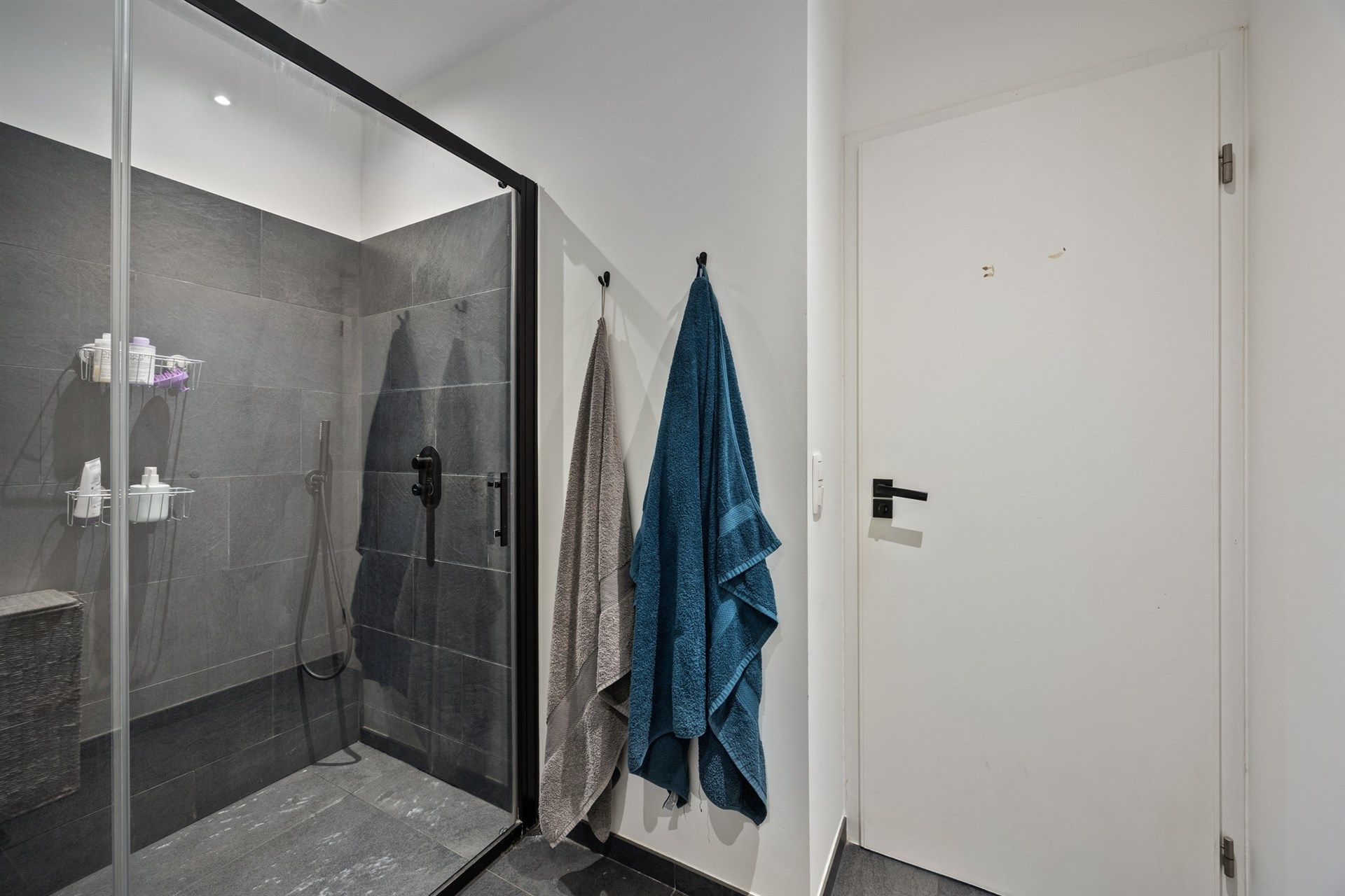 Gerenoveerd appartement met één slaapkamer te koop te Borgerhout foto 20