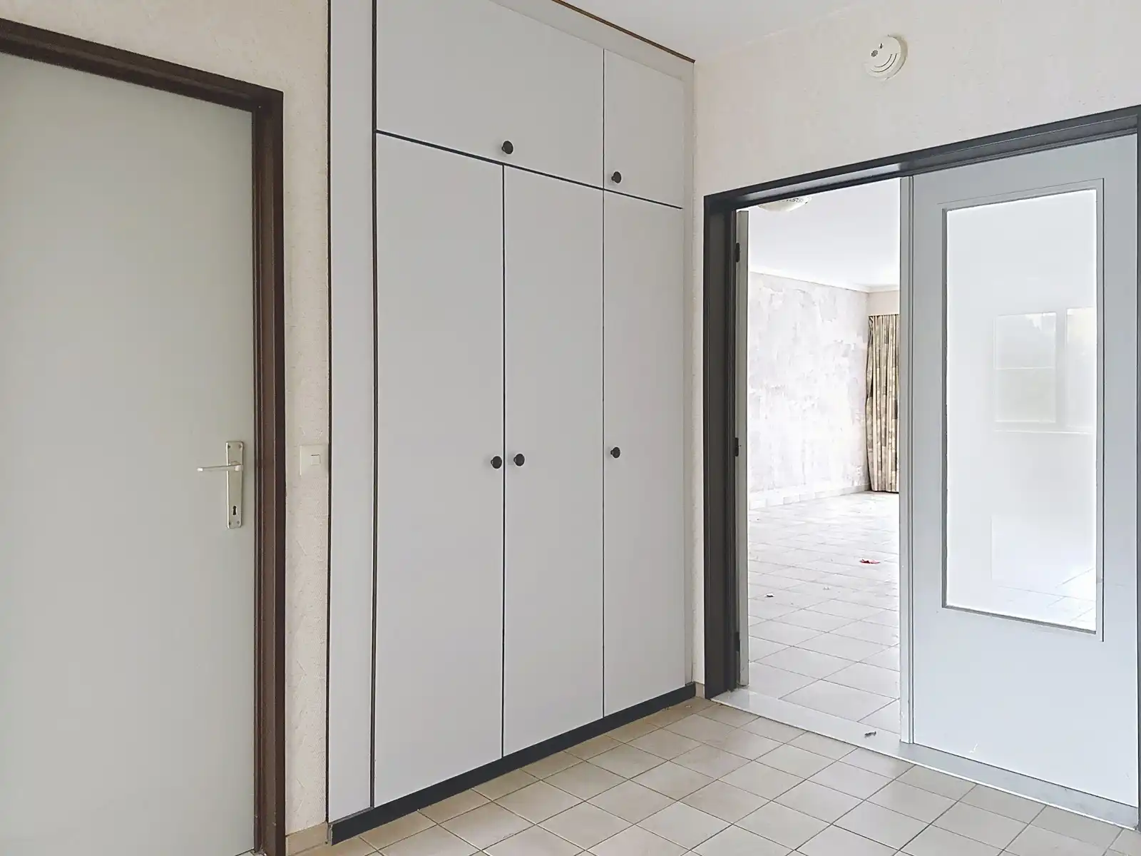 Centraal gelegen gelijkvloersappartement met één slaapkamer foto 9