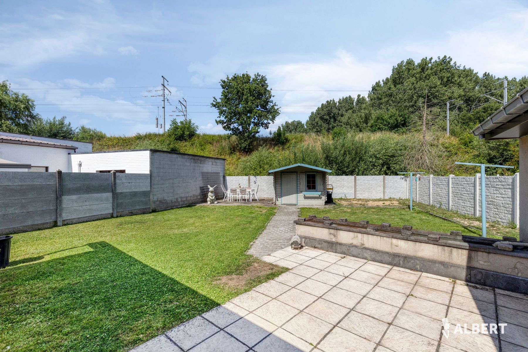Instapklare starterswoning met tuin in Denderleeuw foto 13