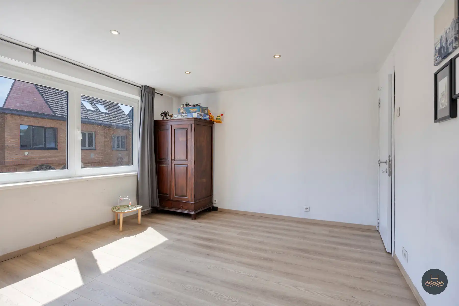Veelzijdige halfopen bebouwing met woonstudio in de tuin foto 16