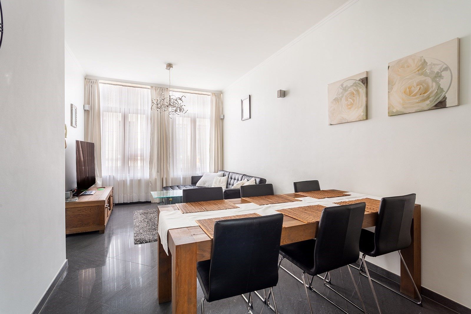 Charmante woning op centrale locatie foto 2