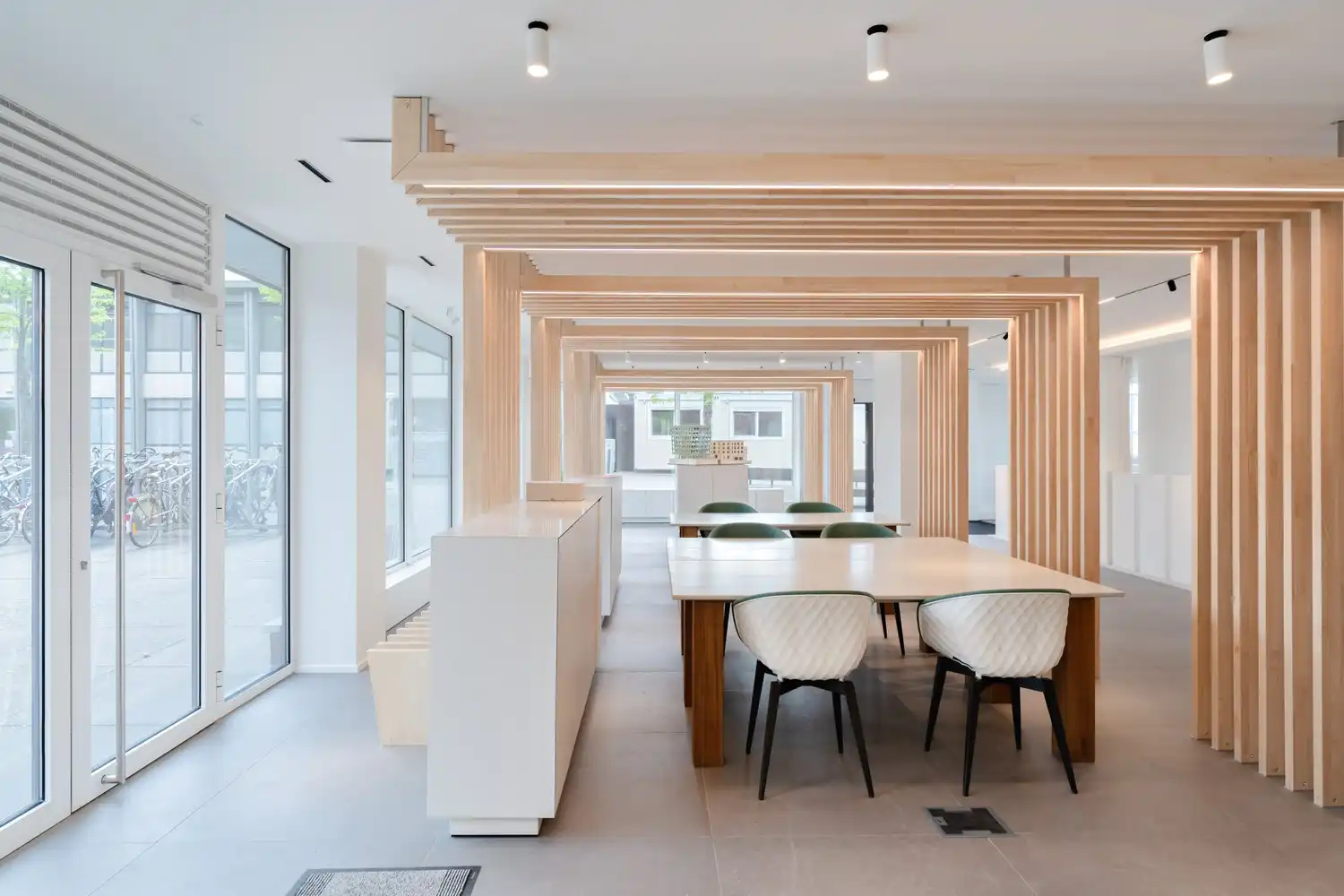 220m² kantoor/showroom foto 14