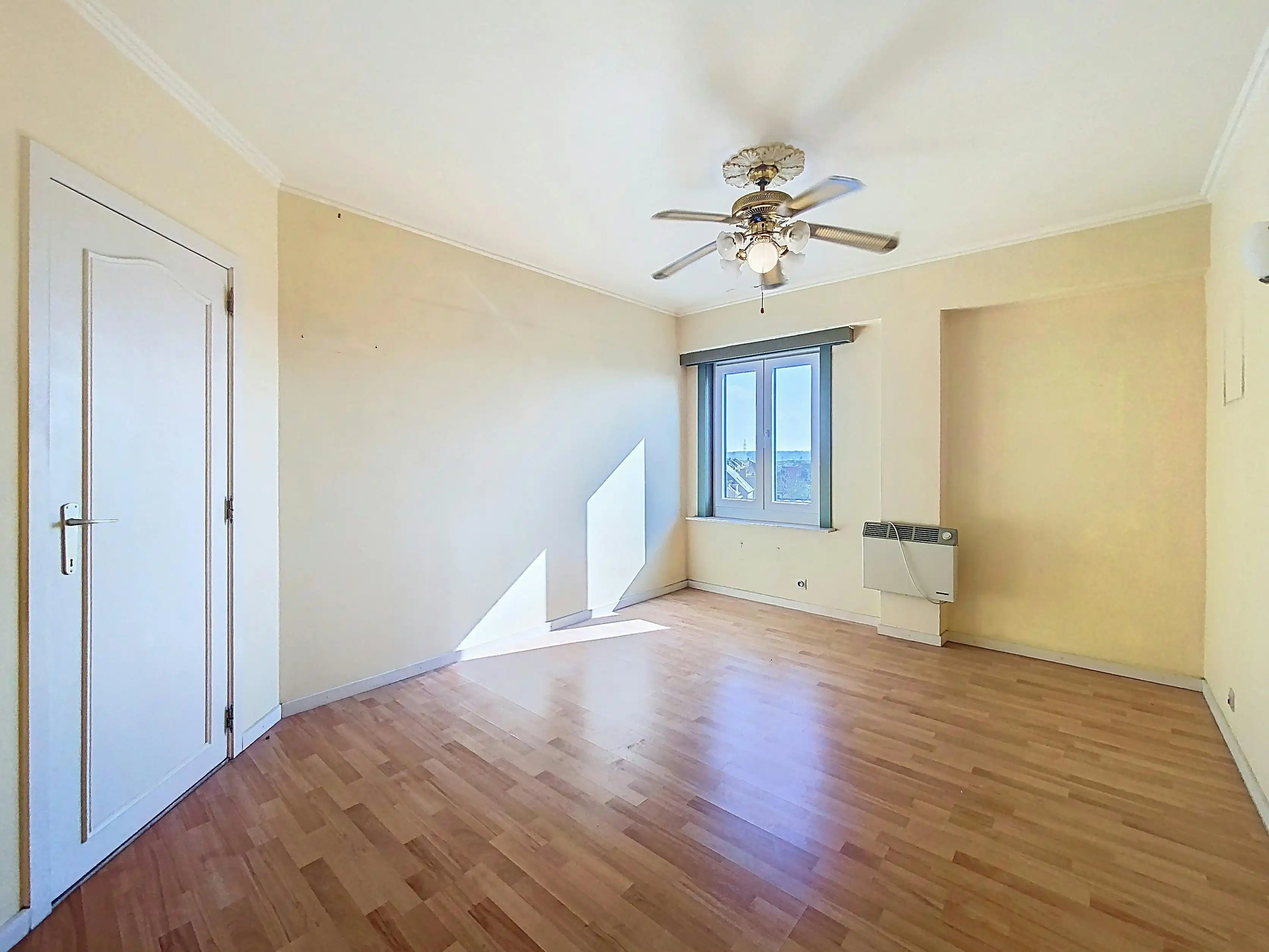 Appartement met 3 slaapkamers en garage te koop in Eeklo foto 7