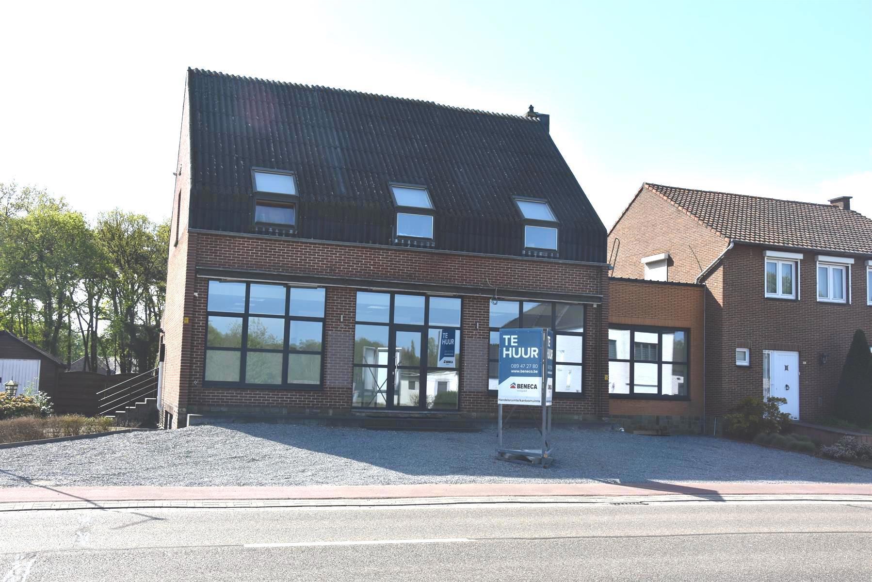 Verzorgde handelsruimte met parkeergelegenheid foto {{pictureIndex}}