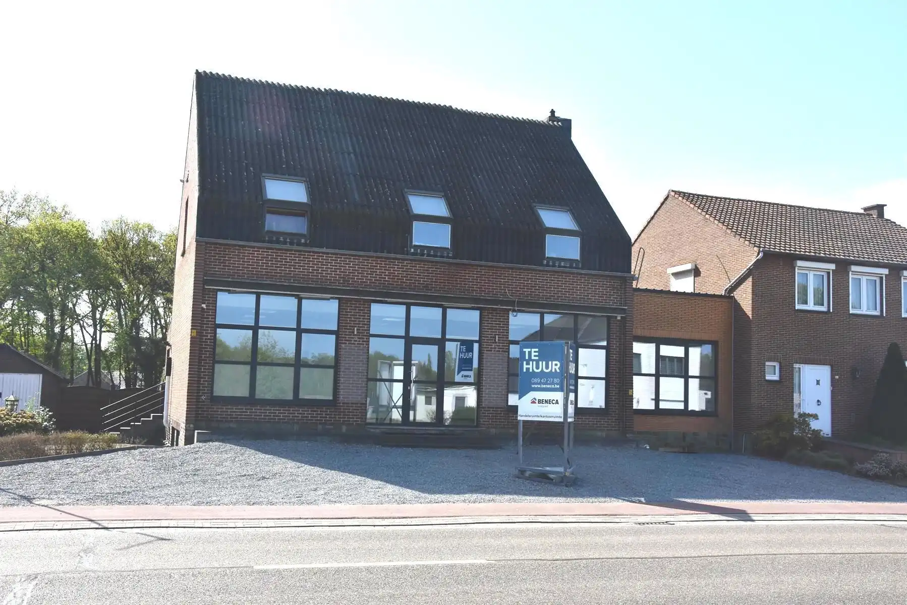 Verzorgde handelsruimte met parkeergelegenheid foto {{pictureIndex}}