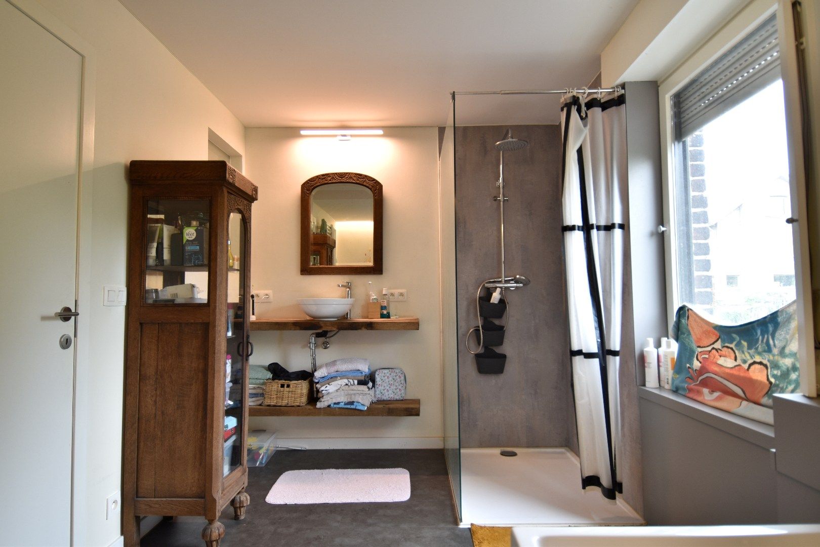 Op te frissen rijwoning met tuin, garage en 2 slaapkamers te Marke foto 6