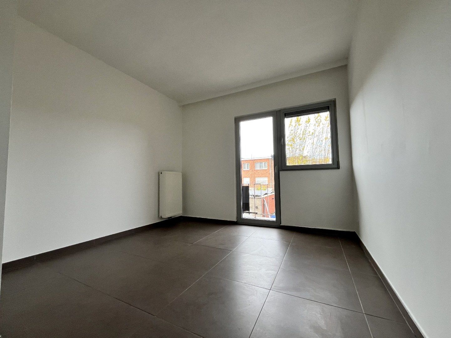 Hedendaags 2 slpk appartement met terras foto 12