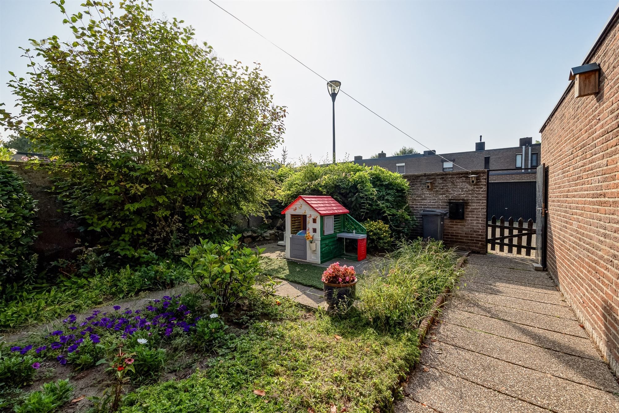 Halfopen gezinswoning met 4 slaapkamers foto 25