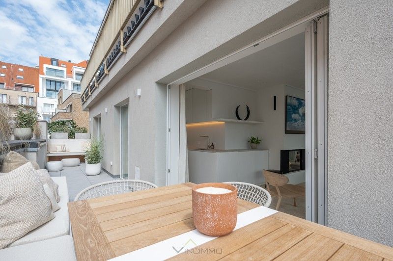 Lichtvolle, instapklare penthouse met drie volwaardige slaapkamers, meerdere terrassen en een open zicht op La Réserve en het Casinoplein. foto 8