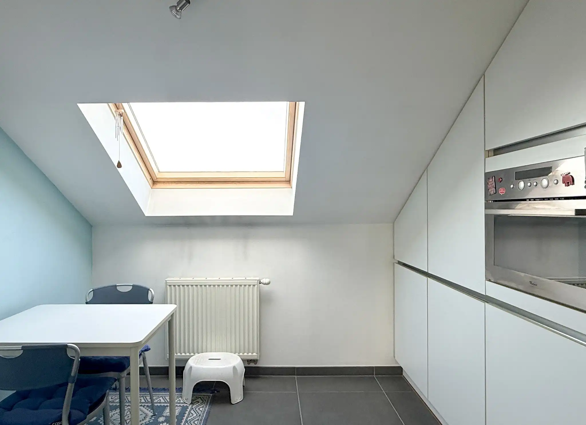 Duplexappartement met 2 slaapkamers op de Grote Markt van Beveren foto 8