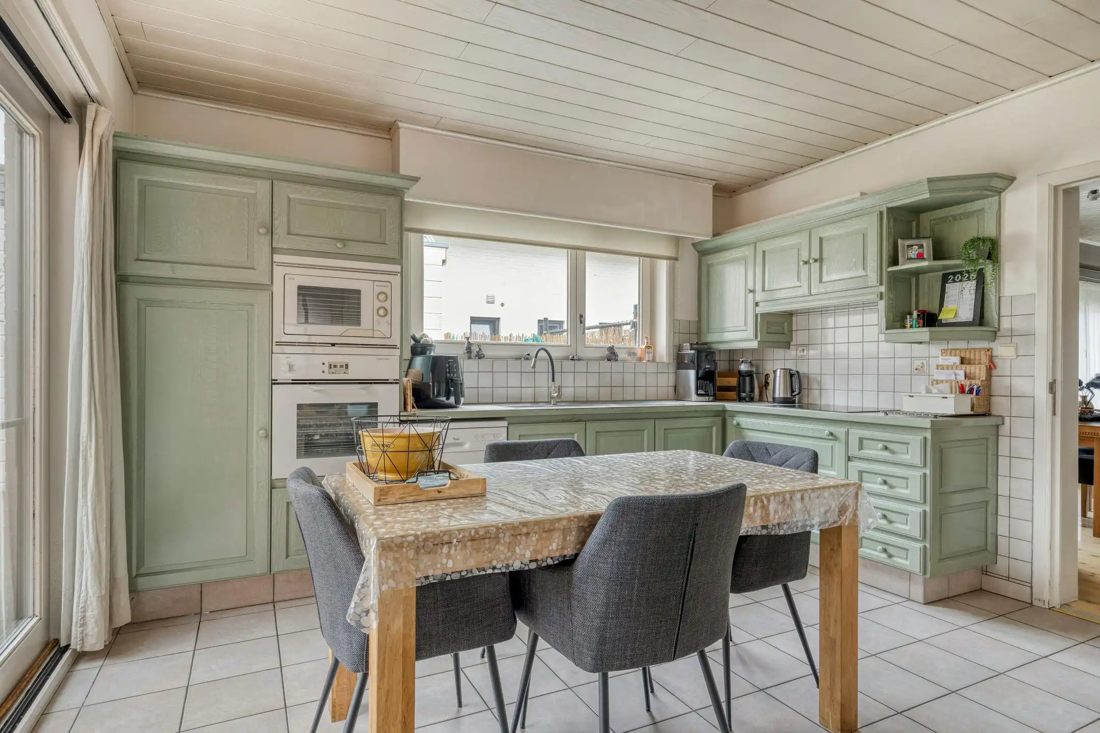 Bungalow met ruime garage te koop in Kemzeke foto 6