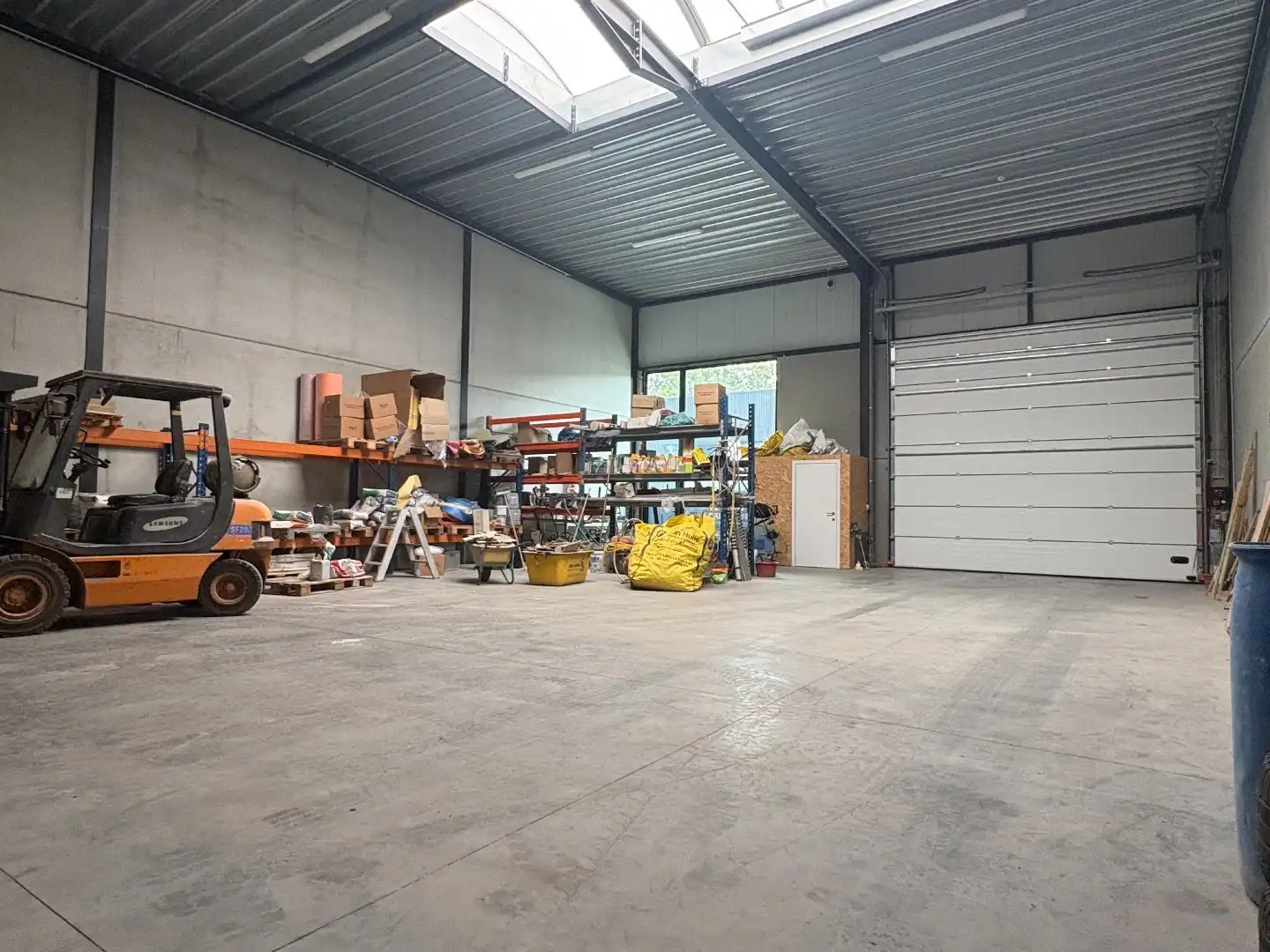 KMO Unit / loods te huur in Meulebeke op 213m². foto 2