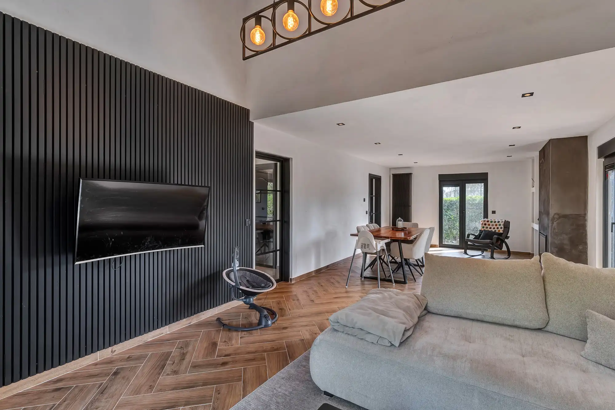 Ruime 4 slaapkamerwoning in hartje Zomergem foto 3