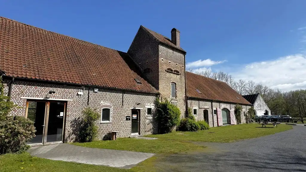 Rustig gelegen kantoorruimte te huur in gerenoveerde hoeve te Heusden foto 2