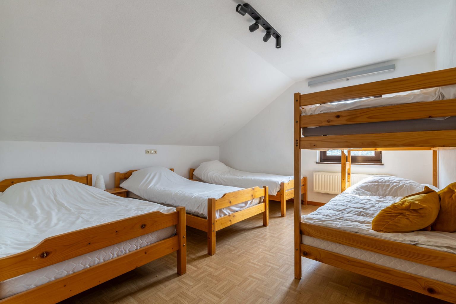 Ruime woning in een oase van groen! foto 13