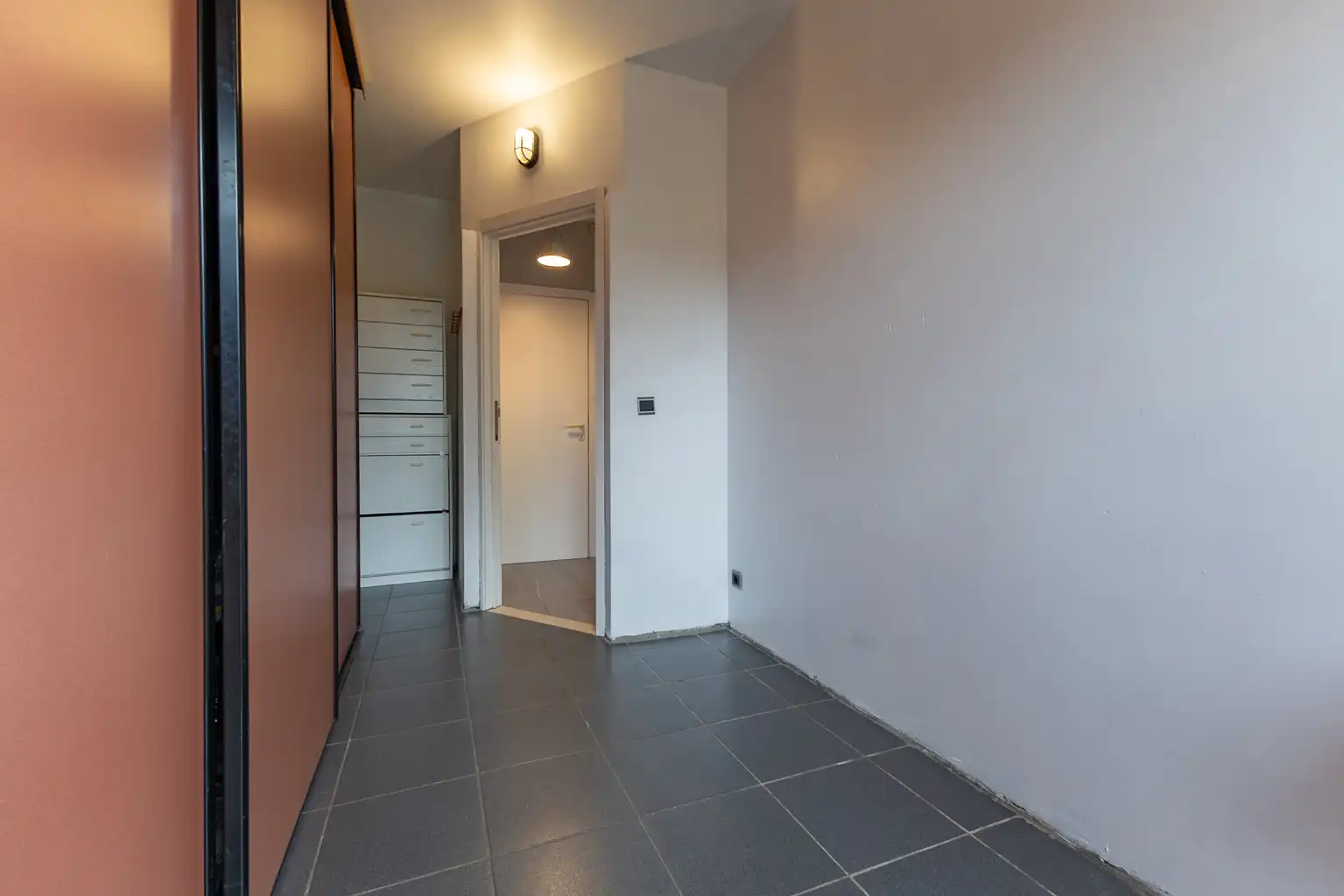 Ruime woning: 5 slpks, garage en grote tuin op toplocatie foto 13