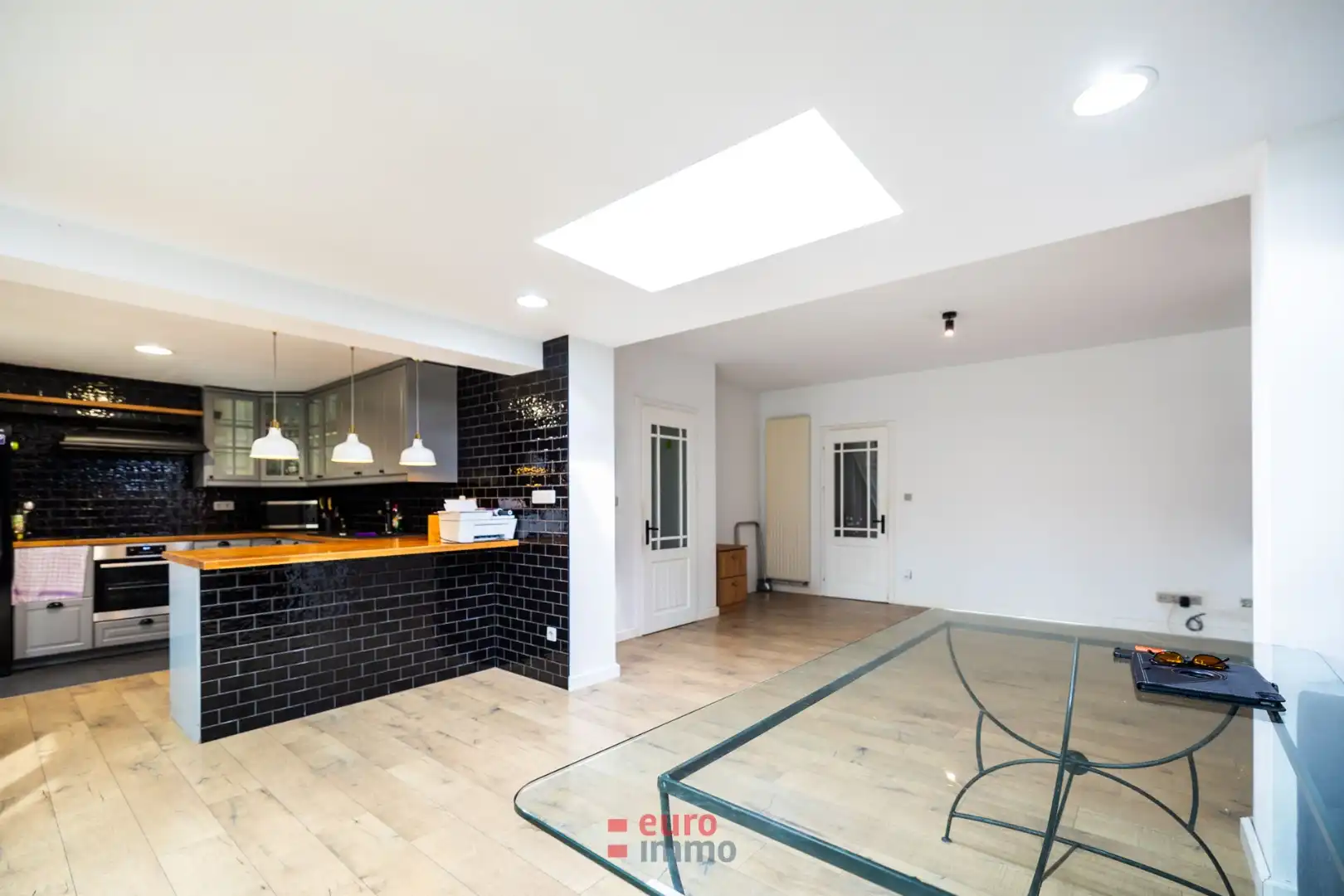 VASTGOEDTOPPER in Nieuwpoort: ruime stadswoning met tuin en garage. foto 4