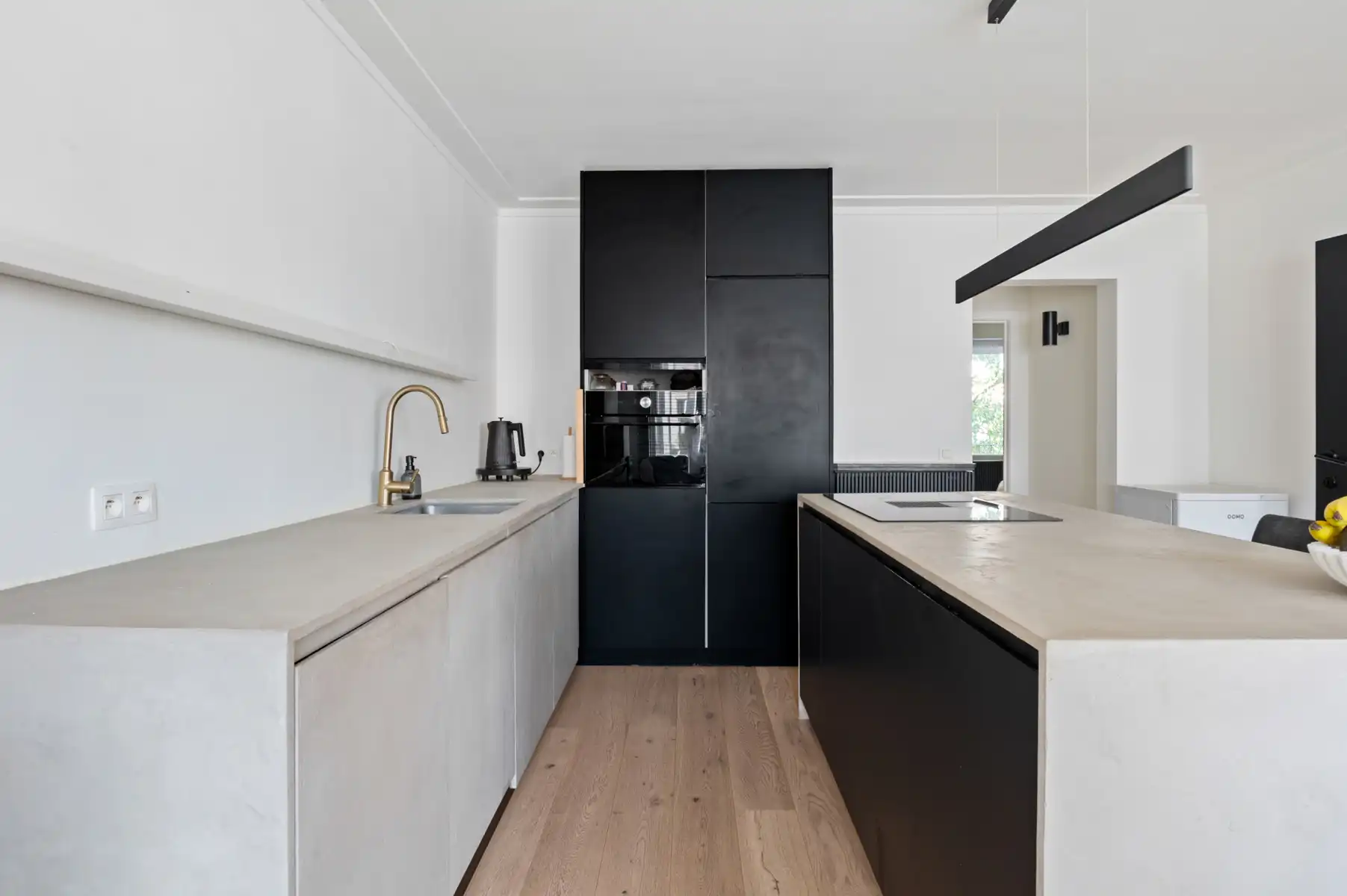 Stijlvol gerenoveerd appartement met authentieke charme in Deurne foto 8