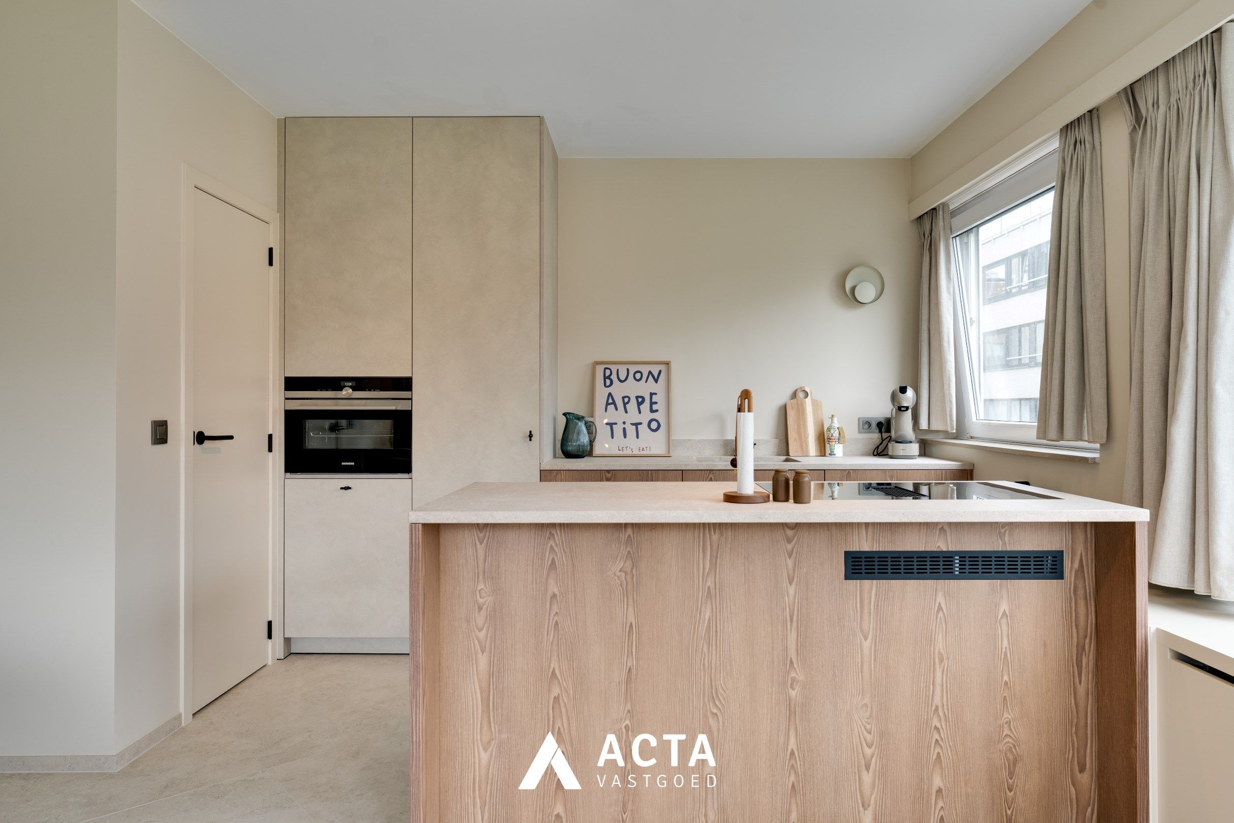 Subliem gerenoveerd appartement met twee slaapkamers op het Leopold I Plein foto {{pictureIndex}}