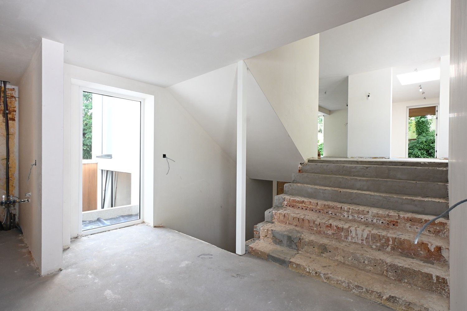 Exclusieve villa met zwembad en topafwerking op 16a50ca in Maasmechelen foto 3