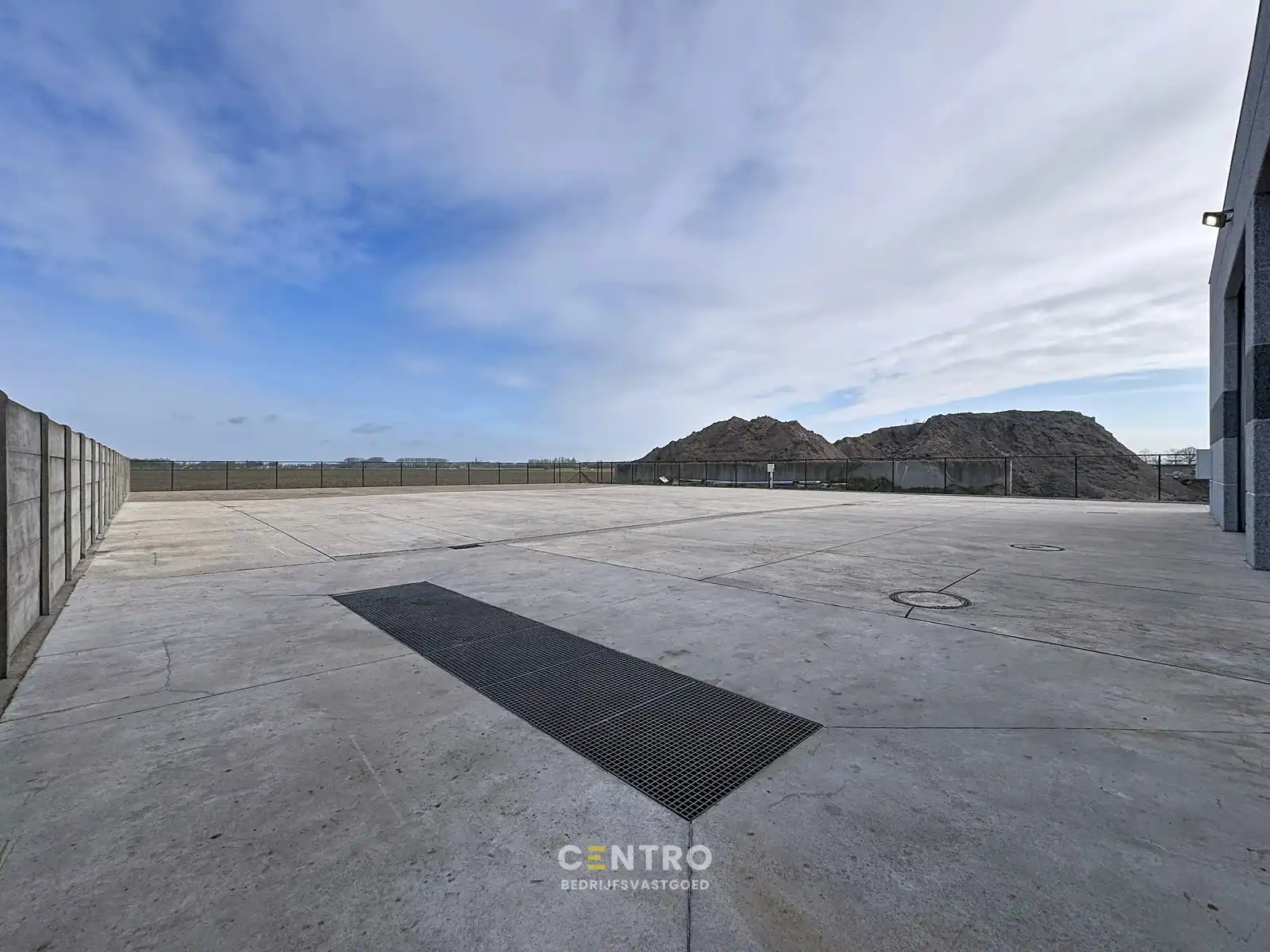 Recent bedrijfsbouw (°2021) op 1.930m2 verhard terrein te Eede! foto 17