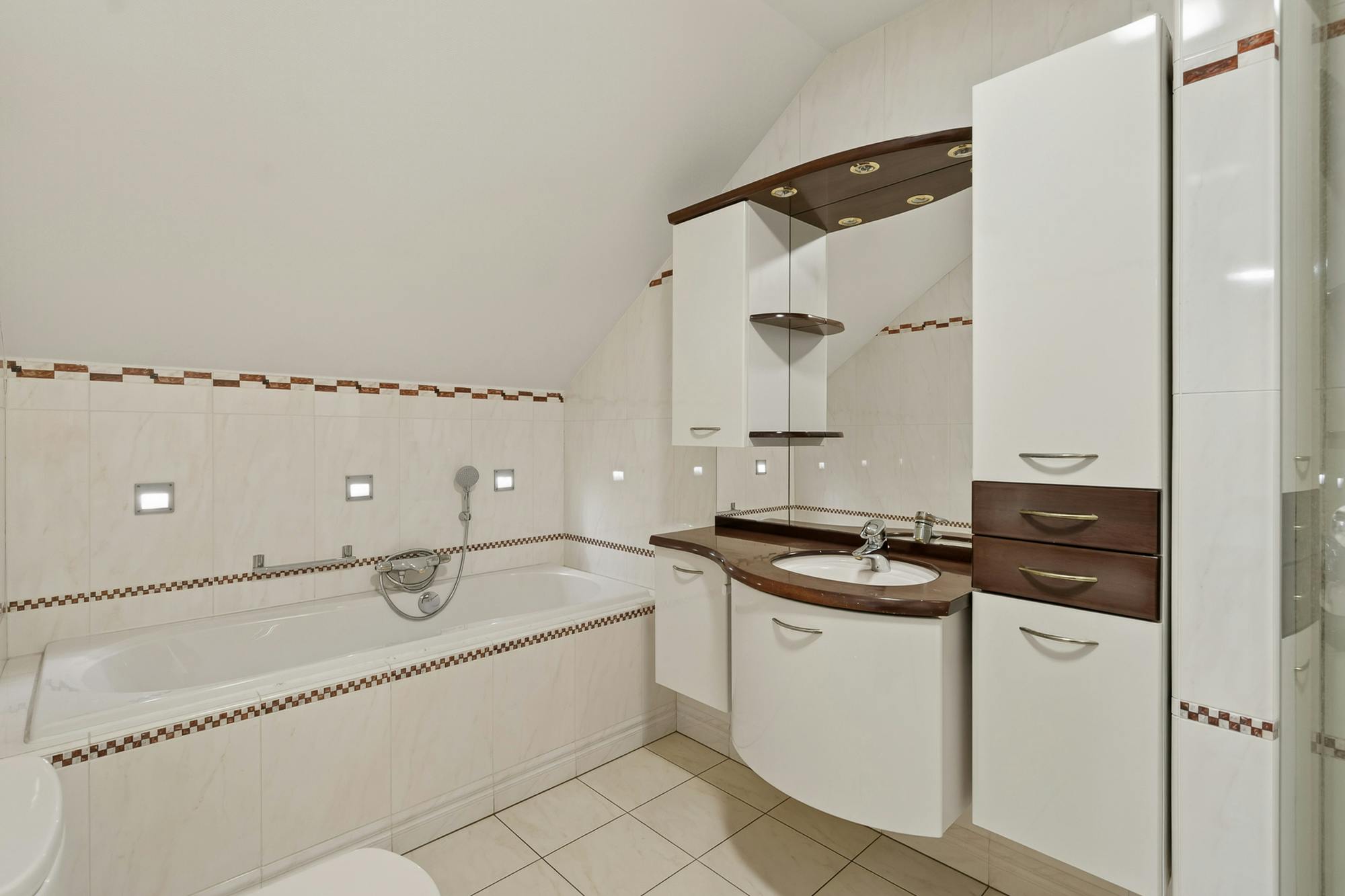 residentieel gelegen villa op 3490 m² te koop in Lichtaart foto 23