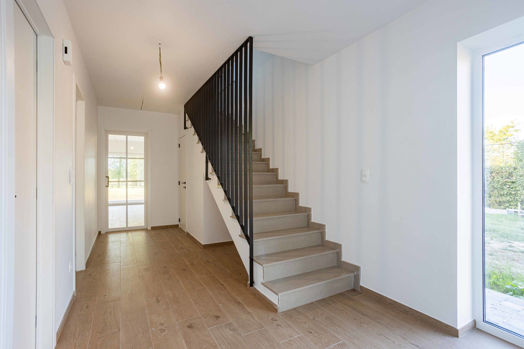 Prachtige nieuwbouwwoning omringd door groen en natuur. foto 4