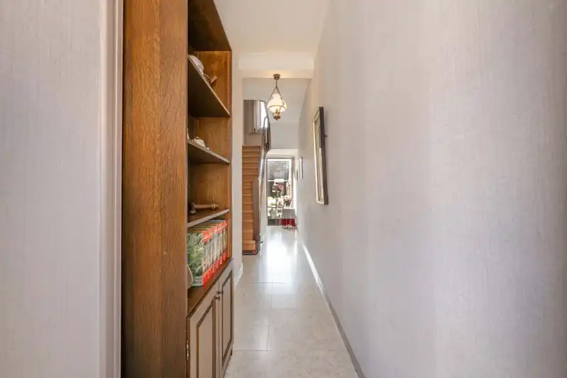 🏡 Gezinswoning met ruime garage en tuin TE KOOP in Meulebeke! foto 2