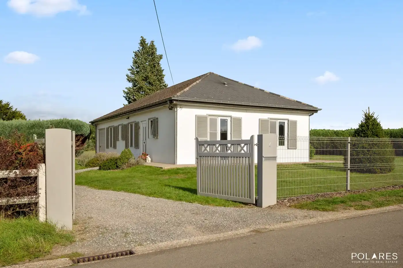 Fantastisch gelegen vrijstaande bungalow foto 2