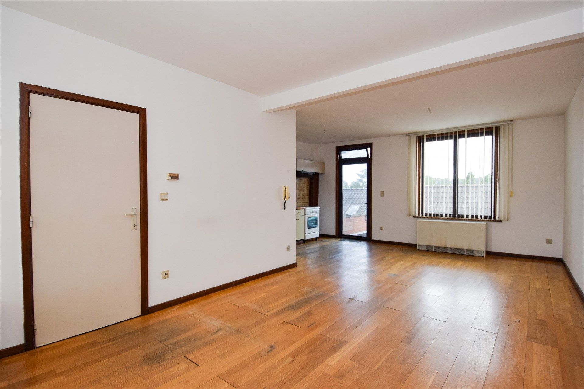 Uitstekend gelegen opbrengsteigendom bestaande uit handelsgelijkvloers + duplex appartement foto 10