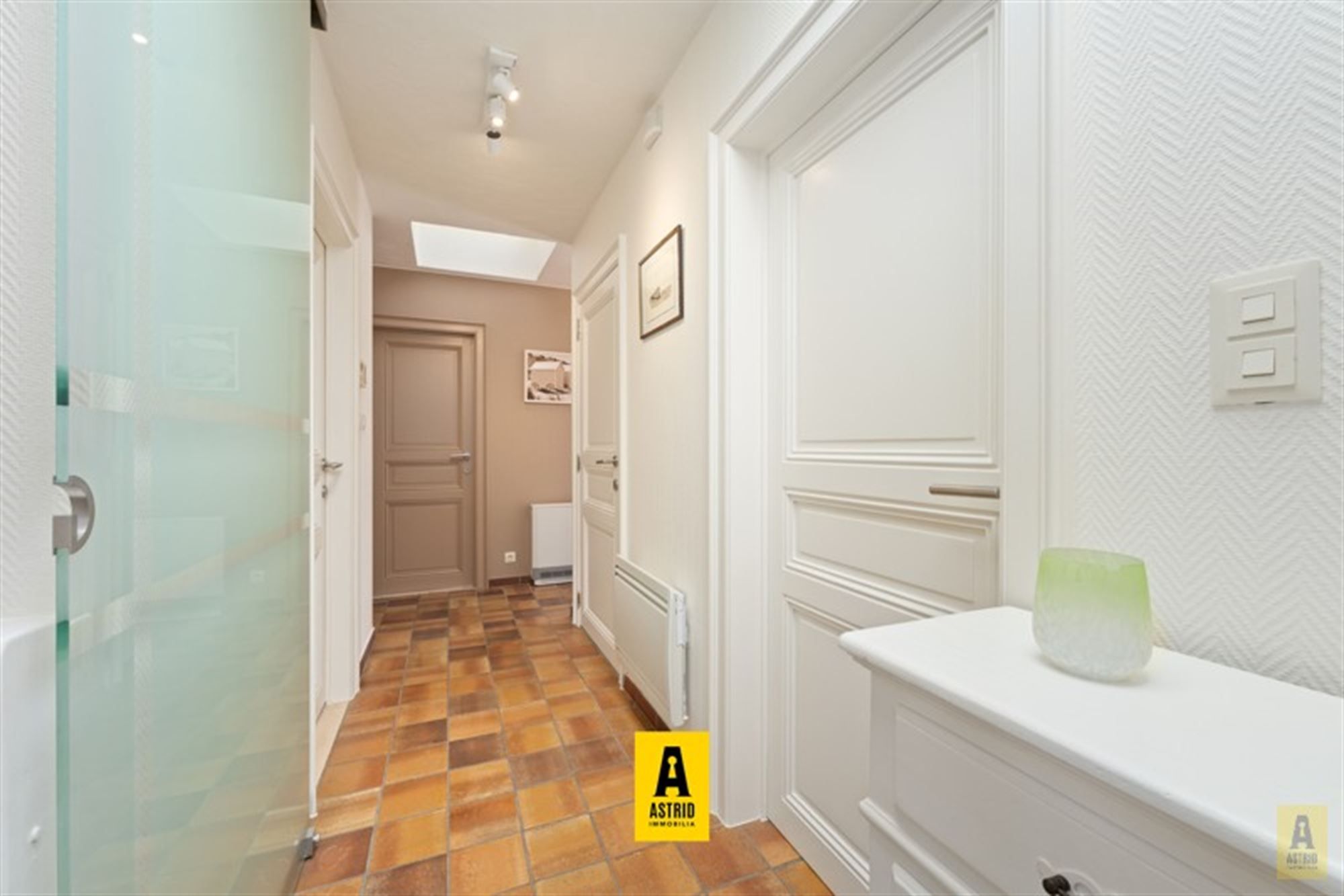 Karaktervolle voormalige dokterswoning met zee aan ruimte en mogelijkheden! foto 33