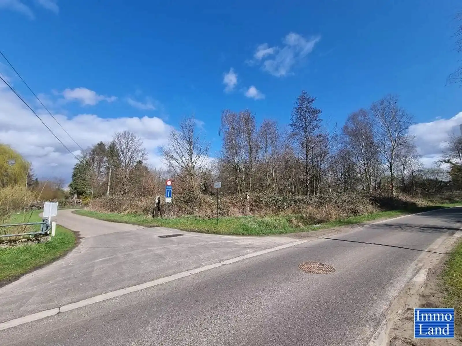 Perceel grond van 75are, gelegen in agrarisch gebied op de grens Hasselt - Diepenbeek, omgeving Mombeekdreef. foto {{pictureIndex}}