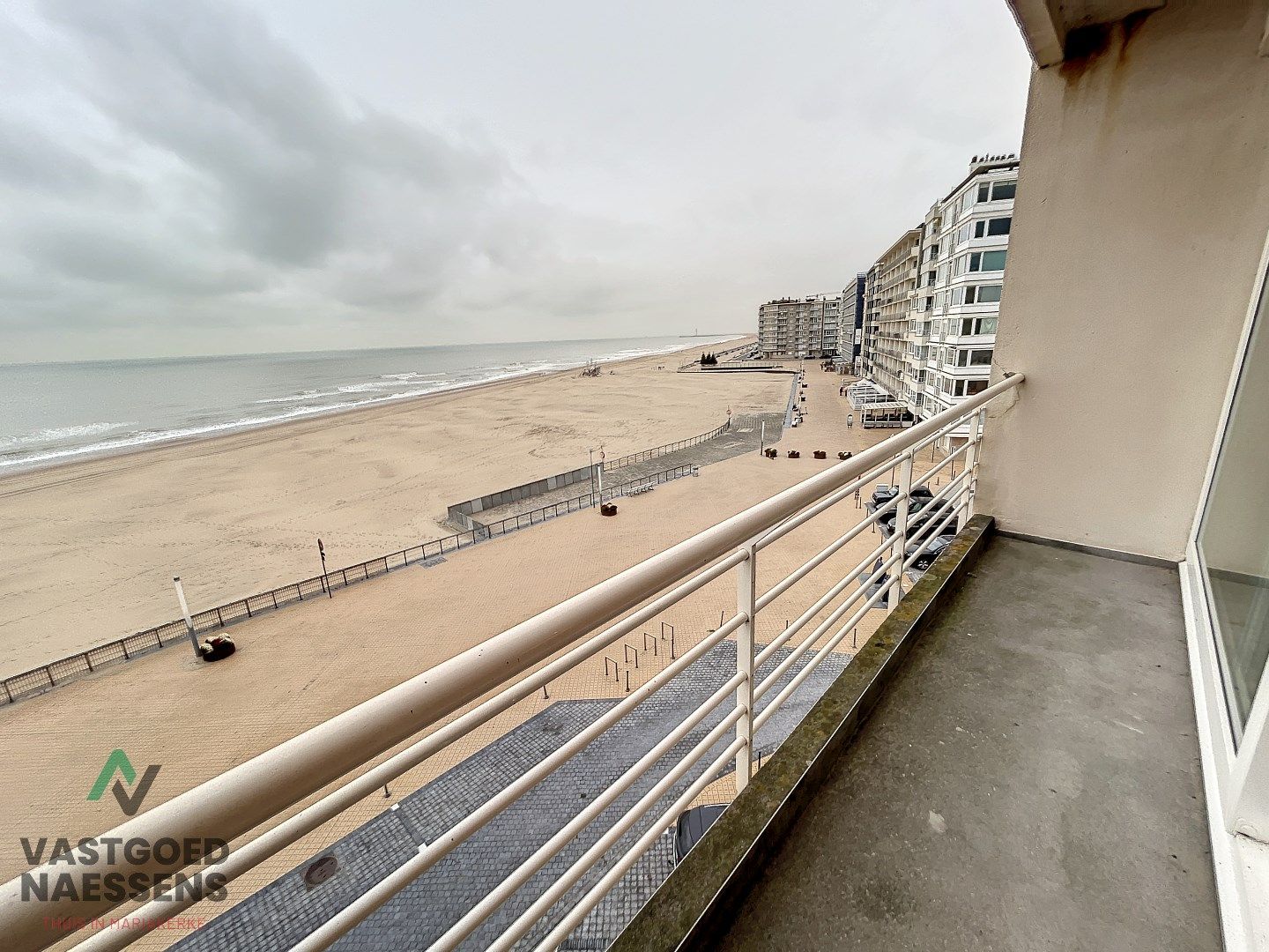 Instapklare studio met terras en zicht op zee  foto 14