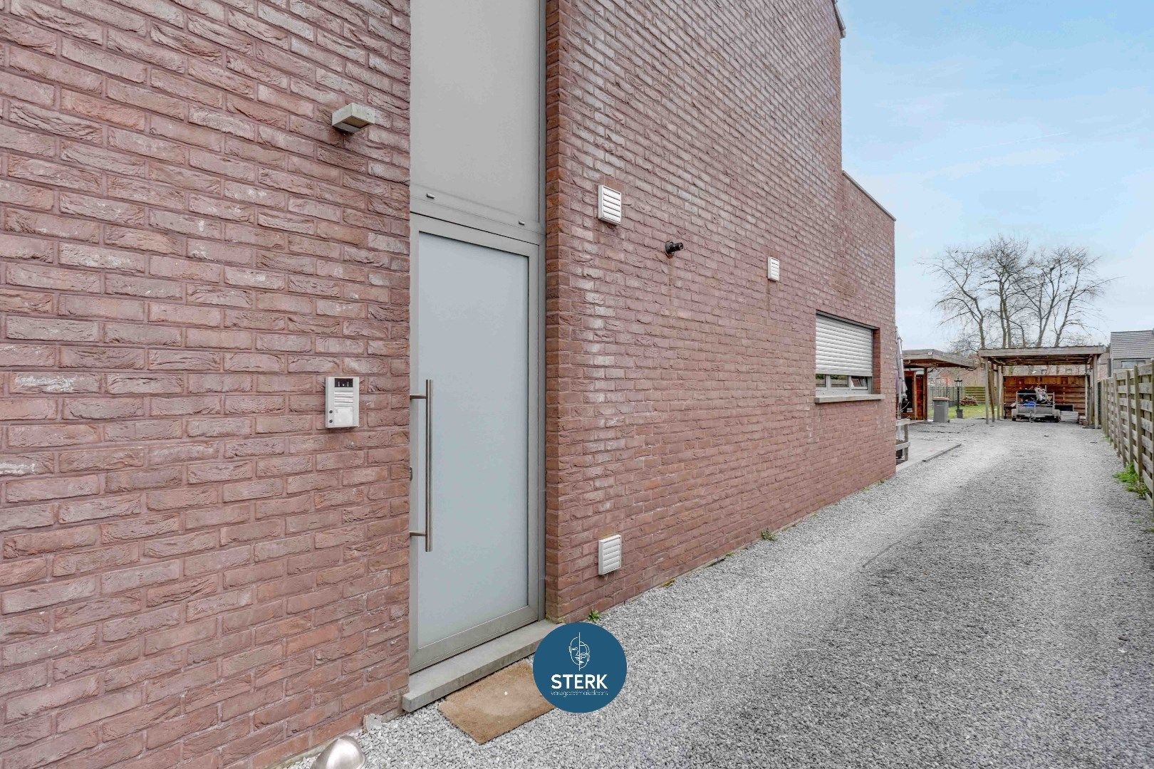 INSTAPKLAAR DUPLEX-APPARTEMENT MET ZOLDER TE MAASMECHELEN !  foto 5