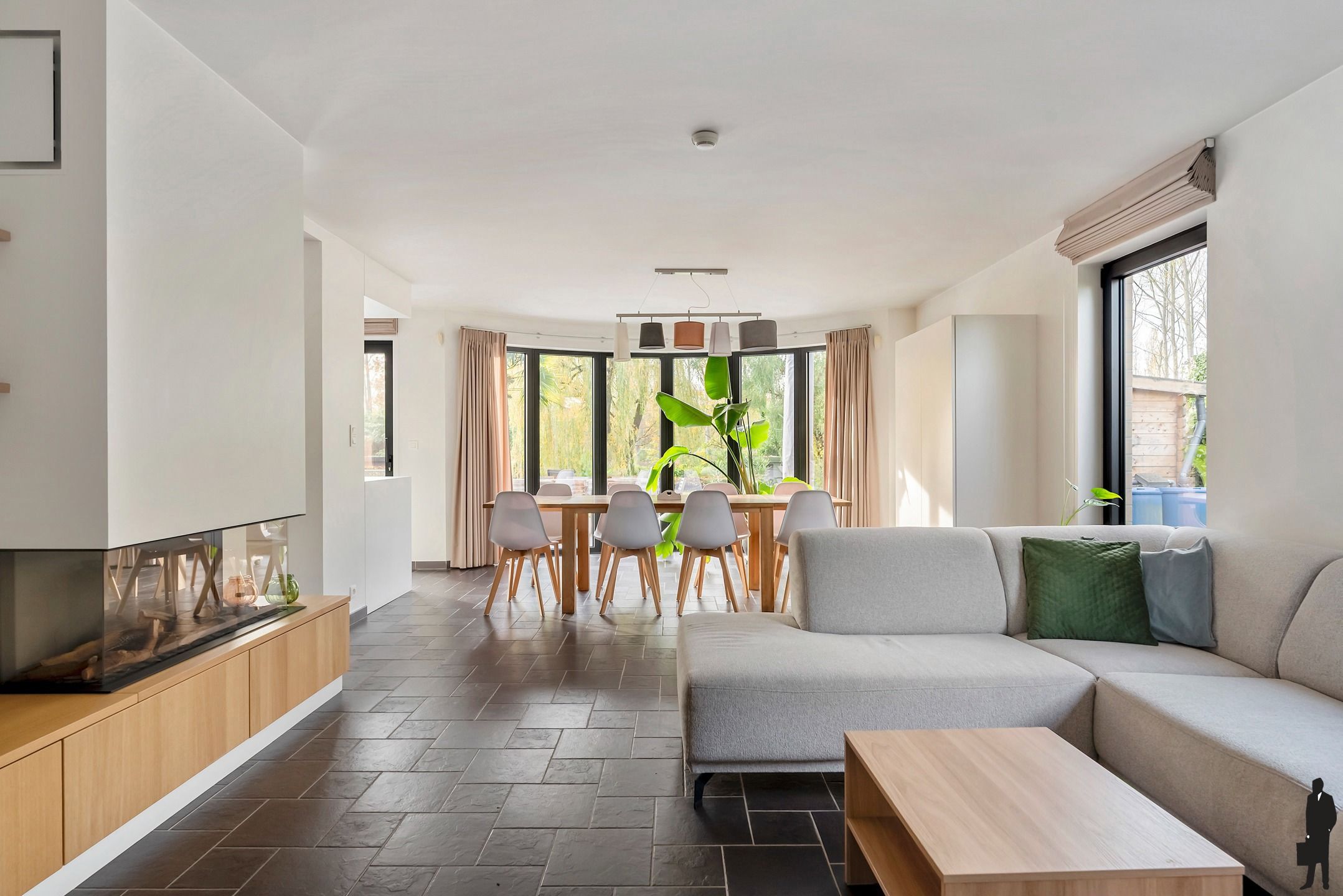 Rustig gelegen en energiezuinige woning met 4 slks op 1.280 m² foto 6